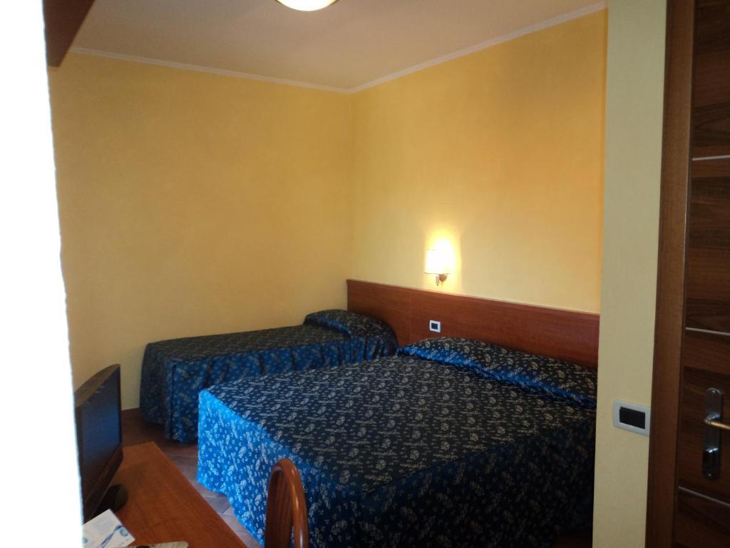 Albergo Dei Leoni Monterotondo  Zimmer foto